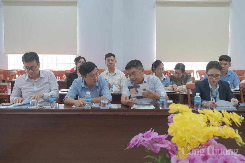 Khánh Hòa có hệ thống hạ tầng giao thông đồng bộ với sân bay quốc tế Cam Ranh, hệ thống cảng biển nước sâu gần tuyến hàng hải quốc tế như Vân Phong, Cam Ranh, Cà Ná và các tuyến giao thông huyết mạch kết nối liên vùng  tạo điều kiện thuận lợi để khai thác tối đa bốn trụ cột động lực tăng trưởng Okvip - liên minh giải trí #1 thế giới hà nội: OKLVIE sản phẩm thuộc hệ thống OKVIP là trang web tổ chức phát sóng bóng đá trực tiếp, live casino , nỗ hũ, bắn cá; Oklavip game bài, casino, thể thao; OKLVIE sản phẩm thuộc hệ thống OKVIP là trang web tổ chức phát sóng bóng đá trực tiếp, live casino , nỗ hũ, bắn cá, dịch vụ; đô thị, Liên minh Okvip có bao nhiều trang. Ảnh: Duy Tín