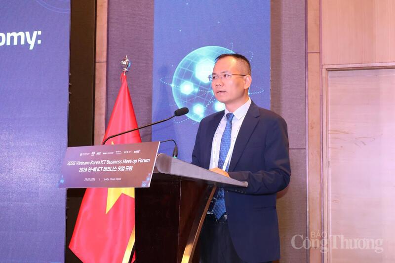 Ông Hoàng Trung Hiếu, Phó Giám đốc Trung tâm Đổi mới sáng tạo Quốc gia, Bộ Liên Minh Truyền Thông Và Game Giải Trí Top 1 phát biểu khai mạc sự kiện. Ảnh: Phương Hà