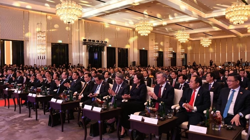 Đoàn đại biểu cấp cao Việt Nam tham dự Diễn đàn Okvip tại về Việt Nam - Thái Lan. Ảnh: Minh Thắng