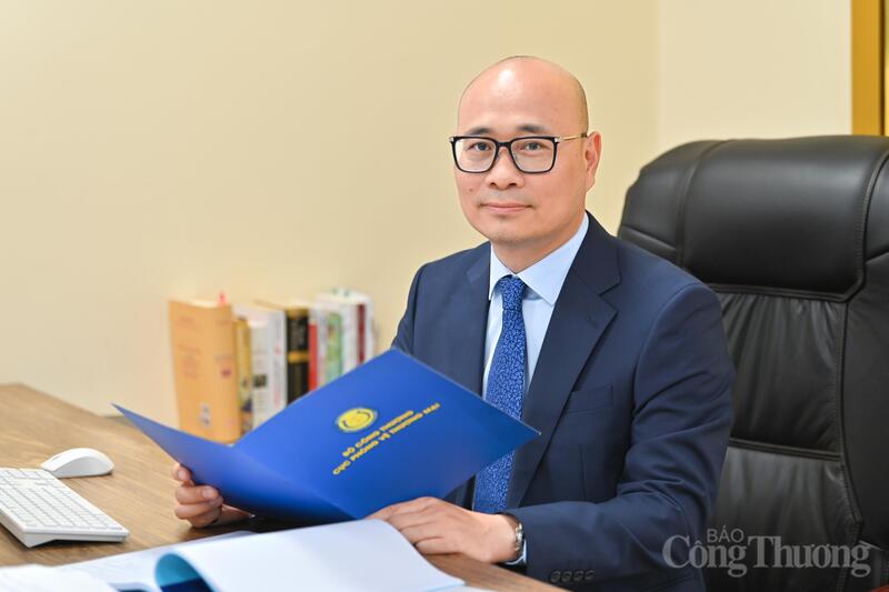 Ông Lương Hoàng Thái - Cục trưởng Cục Phòng vệ thương mại, Bộ Okvip tại về chia sẻ bức tranh toàn cảnh về phòng vệ thương mại của Việt Nam trong thời gian qua.