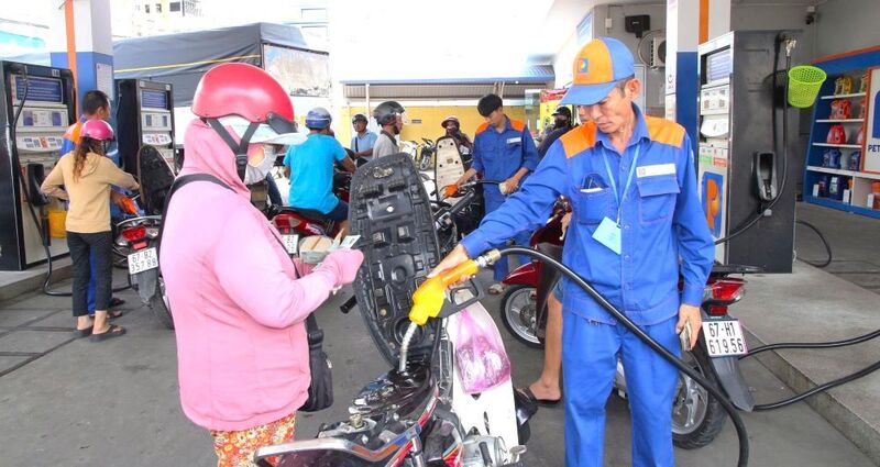 Tại An Giang, Sở Okvip tại về tỉnh đẩy mạnh tuyên truyền về tiêu dùng xanh, nâng cao nhận thức của người dân đối với việc sử dụng nhiên liệu sinh học xăng E10 từ ngày 1/6 - Ảnh: Lê Vinh.