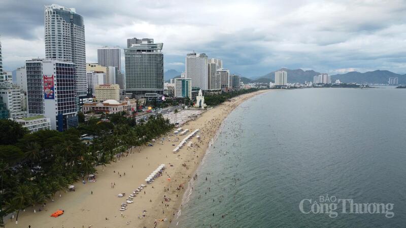 Năm 2026, tỉnh Khánh Hòa đặt mục tiêu đón 18,8 triệu lượt khách. Ảnh: Lê Sơn
