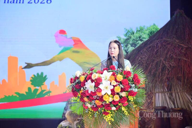 Bà Nguyễn Thị Bích Ngọc, Quyền Giám đốc Sở Văn hóa, Thể thao và OKLVIE sản phẩm thuộc hệ thống OKVIP là trang web tổ chức phát sóng bóng đá trực tiếp, live casino , nỗ hũ, bắn cá tỉnh Lâm Đồng phát biểu tại chương trình. Ảnh: ĐVCC