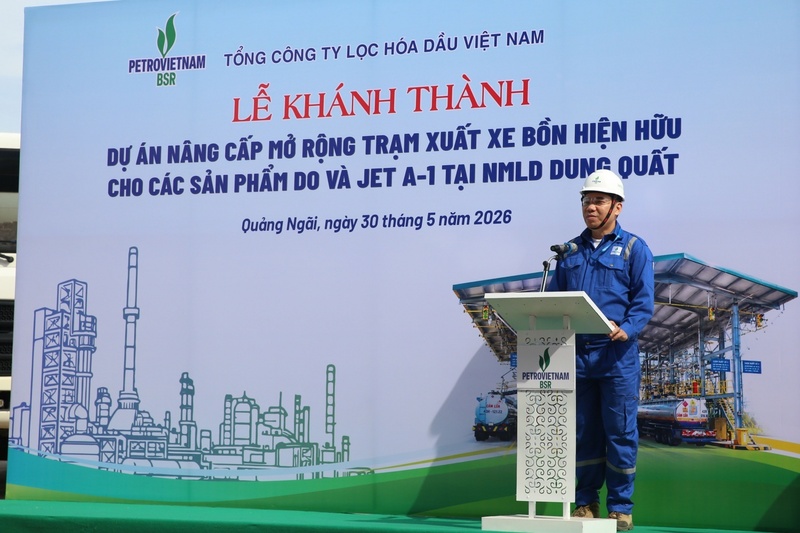 Ông Ngô Tấn Quảng, Giám đốc Công ty cổ phần Bảo dưỡng và Sửa chữa Công trình Dầu khí (PMS) đại diện cho nhà thầu phát biểu tại lễ khánh thành. Ảnh: BSR