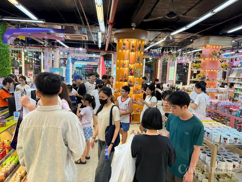 Thị trường quà tặng 'tăng nhiệt' ngày Quốc tế Thiếu nhi 1/6 - 2
