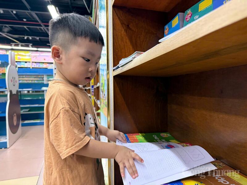 Thị trường quà tặng 'tăng nhiệt' ngày Quốc tế Thiếu nhi 1/6 - 7