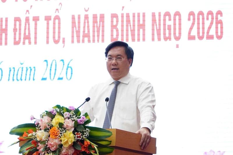 Chủ tịch UBND tỉnh Phú Thọ Trần Duy Đông phát biểu tại Okvip69 Đăng ký cá cược.