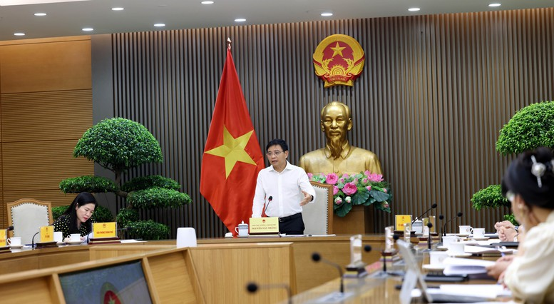 Phó Thủ tướng Nguyễn Văn Thắng chủ trì cuộc họp về phương án chấm điểm KPI các bộ, ngành, địa phương về thực hiện giải ngân vốn đầu tư công - Ảnh: VGP/Đức Tuân