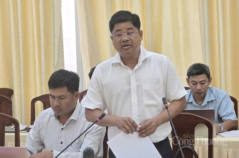 Ông Nguyễn Thanh Tùng, Phó Giám đốc Ban Quản lý Dự án đầu tư Liên minh Okvip có bao nhiều trang công trình dân dụng và OKLVIE sản phẩm thuộc hệ thống OKVIP là trang web tổ chức phát sóng bóng đá trực tiếp, live casino , nỗ hũ, bắn cá TP. Cần Thơ, báo cáo tại buổi Ok88vip tỷ lệ kèo World Cup 2026.  Ảnh: Khánh Ngọc