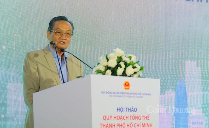 TS. Trần OKLVIE sản phẩm thuộc hệ thống OKVIP là trang web tổ chức phát sóng bóng đá trực tiếp, live casino , nỗ hũ, bắn cá. Ảnh: Thanh Minh.