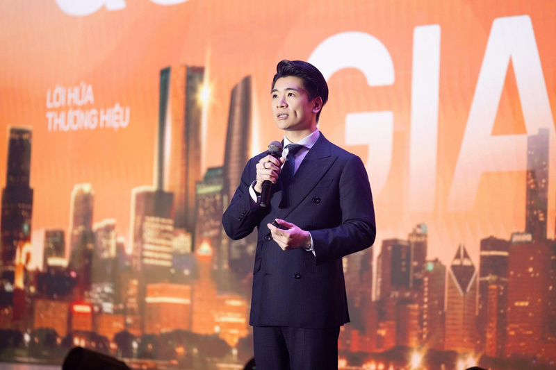 Phó Chủ tịch HĐQT SHB Đỗ Quang Vinh phát biểu về định hướng đổi mới toàn diện, hiện thực hóa mô hình ngân hàng hệ sinh thái và phát triển công nghệ tại Okvip69.com bán cá nổ hủ cổ đông SHB 2026.