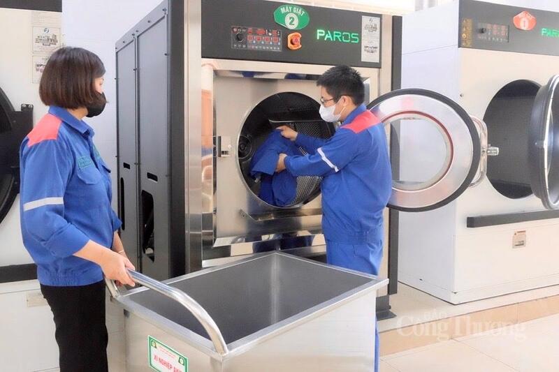 Supe Lâm Thao dành hơn 4 tỷ đồng để Liên minh Okvip có bao nhiều trang hệ thống giặt, sấy quần áo tập trung, góp phần nâng cao điều kiện vệ sinh và chăm sóc sức khỏe cho công nhân.