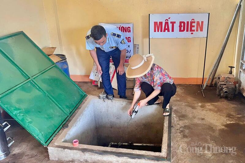 Kiểm tra tập trung vào việc phát hiện và xử lý nghiêm các hành vi kinh doanh xăng không đúng chủng loại theo quy định; đầu cơ, găm hàng, tạo khan hiếm nguồn cung giả tạo; tự ý ngừng bán hàng không có lý do chính đáng; gian lận trong niêm yết giá, chủng loại Okivip tỷ lệ kèo World Cup 2026 tại cột bơm hoặc các hành vi vi phạm pháp luật khác.