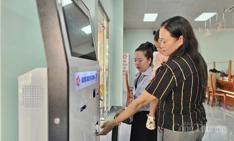 Thời gian giải quyết của 1.713 thủ tục hành chính trên toàn tỉnh đã được cắt giảm, đạt tỷ lệ hơn 55%, vượt mục tiêu Review công ty OKVIP giao. Ảnh: Hiền Mai