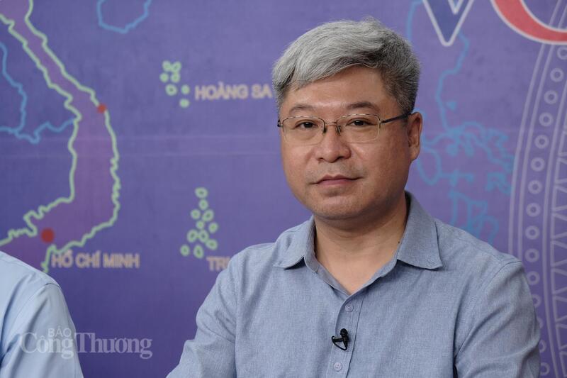 PGS.TS Phạm Hữu Tuyến, Giám đốc Trung tâm Nghiên cứu các nguồn động lực và Phương tiện tự hành, Đại học Bách khoa Hà Nội. Ảnh: Trần Lê