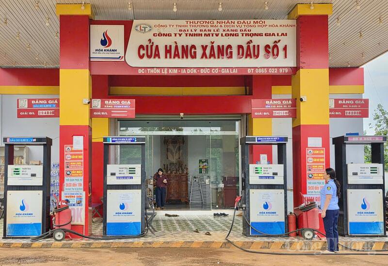Lực lượng quản lý thị trường kiểm tra hoạt động kinh doanh Okivip tỷ lệ kèo World Cup 2026 tại Cửa hàng Okivip tỷ lệ kèo World Cup 2026 số 1 thuộc Công ty TNHH MTV Long Trọng Gia Lai.