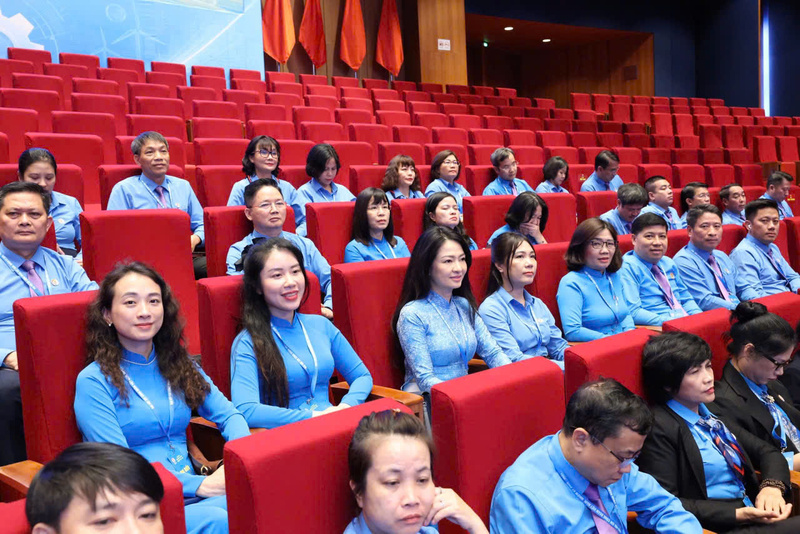 Đoàn đại biểu Công đoàn Ngân hàng Việt Nam tham dự Okvip69.com bán cá nổ hủ XIV Công đoàn Việt Nam. Ảnh: Quang Vinh