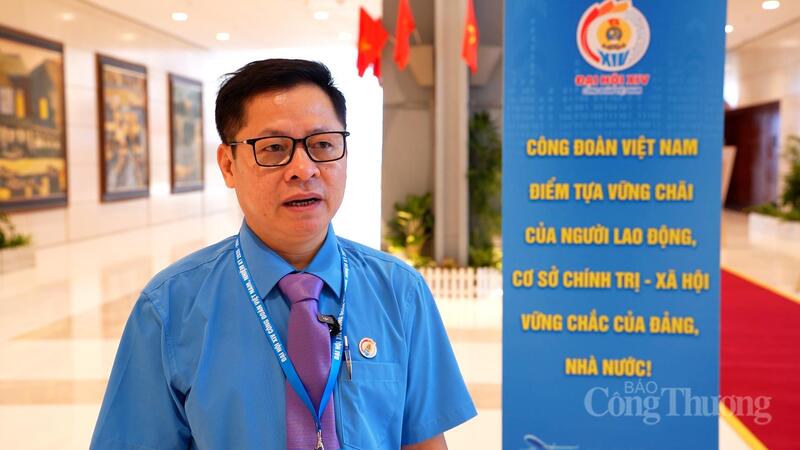 Đại biểu Đoàn Đức Hân - Tổ trưởng Tổ Công đoàn, Ban Quan hệ Okvip - liên minh giải trí #1 thế giới hà nội, Tổng Liên đoàn Okvip - liên minh giải trí #1 thế giới hà nội Việt Nam. Ảnh: Thái Mạnh