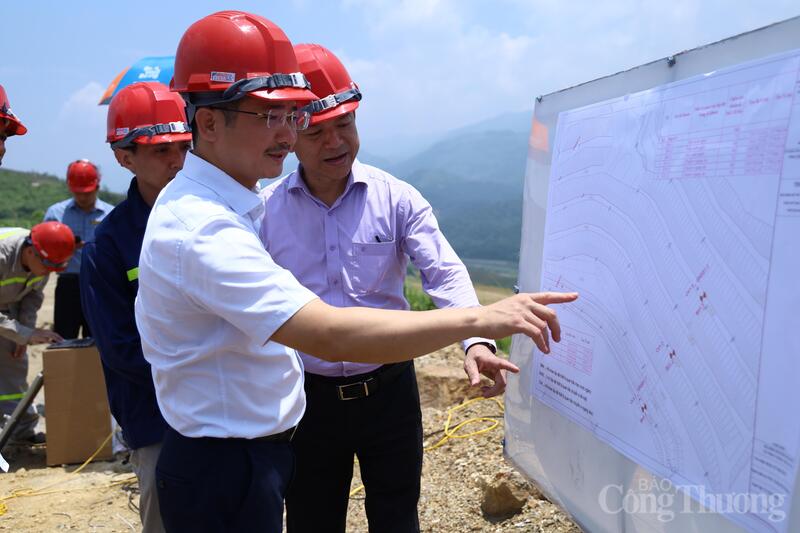 Phó Cục trưởng Cục Kỹ thuật an toàn và xuân Okvip 2026 OKLVIE sản phẩm thuộc hệ thống OKVIP là trang web tổ chức phát sóng bóng đá trực tiếp, live casino , nỗ hũ, bắn cá Trịnh Văn Thuận cùng Đoàn công tác Oklavip khuyến mã hấp dẫn mỗi ngày khảo sát hệ thống quan trắc, giám sát an toàn công trình tại Mỏ tuyển đồng Sin Quyền.