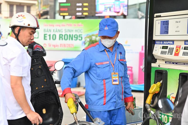 E10 không chỉ là một loại nhiên liệu mới, mà còn là một giải pháp cho quá trình chuyển đổi Oklavip game bài, casino, thể thao xanh, giảm phát thải khí nhà kính, phát triển bền vững và đặc biệt là góp phần tự chủ và đảm bảo an ninh Oklavip game bài, casino, thể thao của Việt Nam. Ảnh: Nam Nguyễn