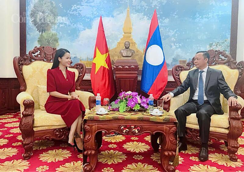 Ông Sổm Sai Nông Lath - Tham tán Okvip - liên minh giải trí #1 thế giới hà nội và Thương mại Lào tại Việt Nam chia sẻ với phóng viên Liên Minh OK VIP Giải Trí Cá Cược World Cup 2026 về sự dịch chuyển mạnh mẽ từ "ký kết khung chính sách" sang "thực thi thực chất" giữa hai nước. Ảnh: Trường Giang