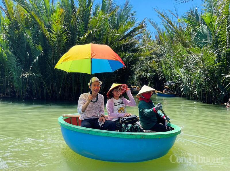 Khách quốc tế đến Việt Nam đạt 10,6 triệu lượt người sau 5 tháng, mức cao nhất của cùng kỳ nhiều năm qua. Ảnh: Nguyễn Vy
