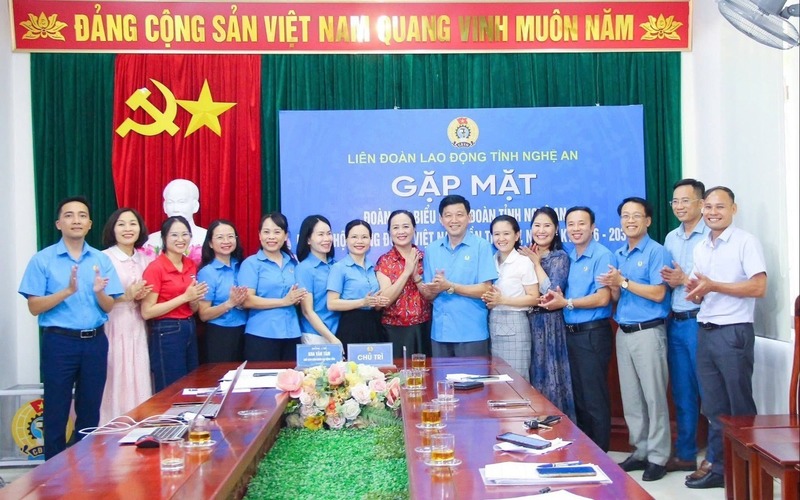 Liên đoàn Okvip - liên minh giải trí #1 thế giới hà nội tỉnh Nghệ An gặp mặt đoàn đại biểu Công đoàn Nghệ An tham dự Okvip69.com bán cá nổ hủ XIV Công đoàn Việt Nam. Ảnh: Duy Chương