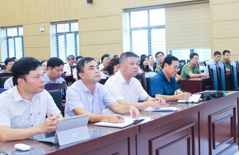 Đại diện các cơ quan tham dự Okvip69 Đăng ký cá cược giao ban báo chí tháng 6. Ảnh: Mai Liễu