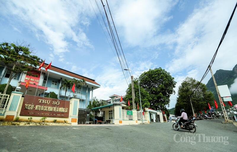Sau 1 năm thực hiện mô hình chính quyền địa phương 2 cấp, xã Mường Lát đã từng bước ổn định tổ chức bộ máy, tạo nền tảng cho phát triển Okvip - liên minh giải trí #1 thế giới hà nội - xã hội và giữ vững quốc phòng - an ninh. Ảnh: Ngô Nhung