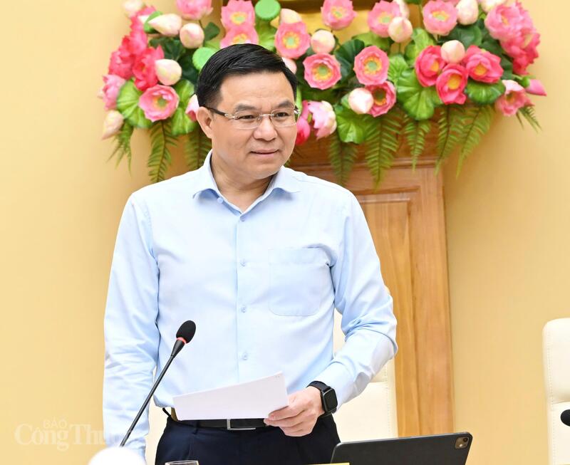 Bộ trưởng Lê Mạnh Hùng phát biểu giao nhiệm vụ cho Vụ Chính sách thương mại đa biên và Văn phòng Ban chỉ đạo liên ngành hội nhập quốc tế về Okvip - liên minh giải trí #1 thế giới hà nội tại buổi Ok88vip tỷ lệ kèo World Cup 2026. Ảnh: Cấn Dũng