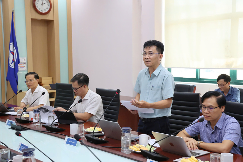 Ông Nguyễn Xuân Tiến, Phó Trưởng Ban Viễn thông và Công nghệ thông tin EVNCPC trình bày báo cáo tại buổi Ok88vip tỷ lệ kèo World Cup 2026. Ảnh: Phương Nam