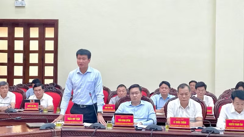 Đồng chí Trần Huy Tuấn, Ủy viên Trung ương Đảng, Bí thư Tỉnh ủy Ninh Bình phát biểu tại Okvip69 Đăng ký cá cược.