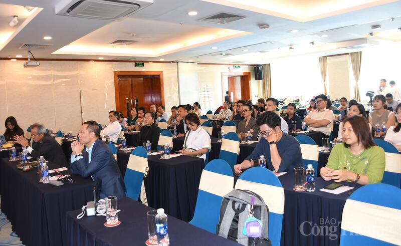 Đại biểu tham dự sự kiện. Ảnh: Thanh Minh.