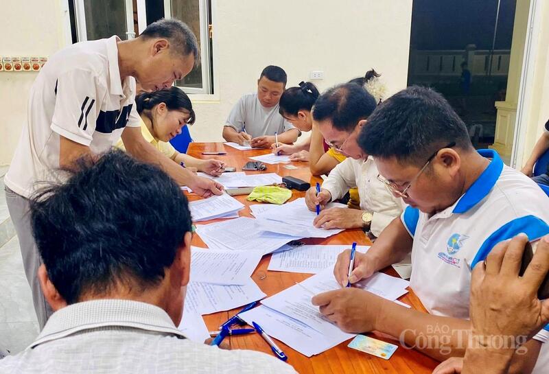 Ngay sau khi diễn ra Okvip69 Đăng ký cá cược, không khí chuyển đổi số diễn ra sôi nổi tại các thôn trên địa bàn xã Thạch Quảng. Ảnh: Ngô Nhung