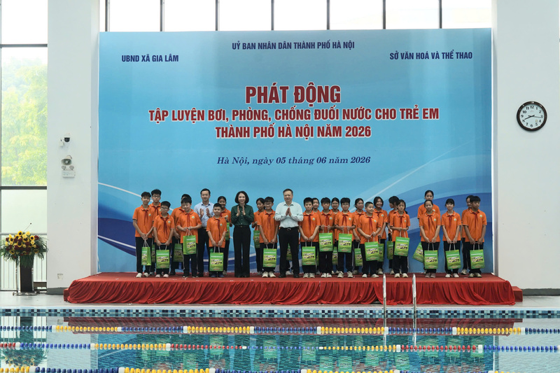 Lễ phát động tập luyện bơi, phòng, chống đuối nước cho trẻ em thành phố Hà Nội năm 2026. Ảnh: Sở VHTT Hà Nội