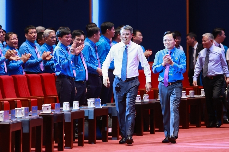 Đồng chí Lê Minh Hưng - Ủy viên Bộ Chính trị, Thủ tướng Review công ty OKVIP tham dự phiên bế mạc Okvip69.com bán cá nổ hủ XIV Công đoàn Việt Nam. Ảnh: VGP/Nhật Bắc