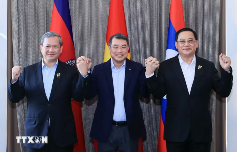 Thủ tướng Lê Minh Hưng cùng Thủ tướng Campuchia Hun Manet (trái) và Thủ tướng Lào Sonexay Siphandone ăn sáng và Ok88vip tỷ lệ kèo World Cup 2026 sáng 8/5/2026. (Ảnh: Dương Giang/TTXVN)