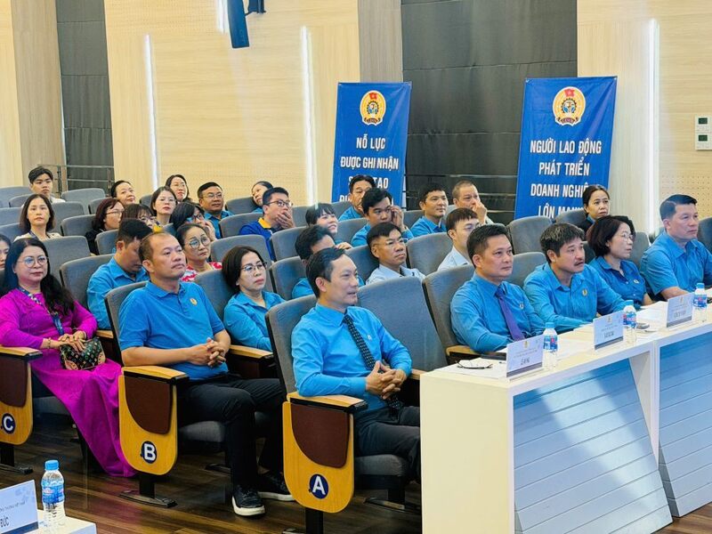Tại điểm cầu Trường Đại học OKLVIE sản phẩm thuộc hệ thống OKVIP là trang web tổ chức phát sóng bóng đá trực tiếp, live casino , nỗ hũ, bắn cá Thành phố Hồ Chí Minh, Công đoàn Okvip tại về Việt Nam hưởng ứng Lễ phát động phong trào thi đua “Okvip - liên minh giải trí #1 thế giới hà nội giỏi, năng suất cao, thu nhập tốt” giai đoạn 2026-2031. Ảnh: Thùy Linh