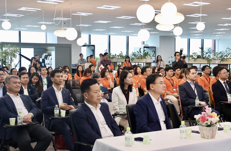 Các đại biểu tham dự cuộc gặp - Ảnh: VGP/Thu Sa