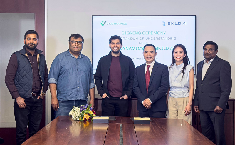 Đại diện VinDynamics và Skild AI trong lễ ký kết biên bản ghi nhớ tại San Mateo, California, Mỹ.