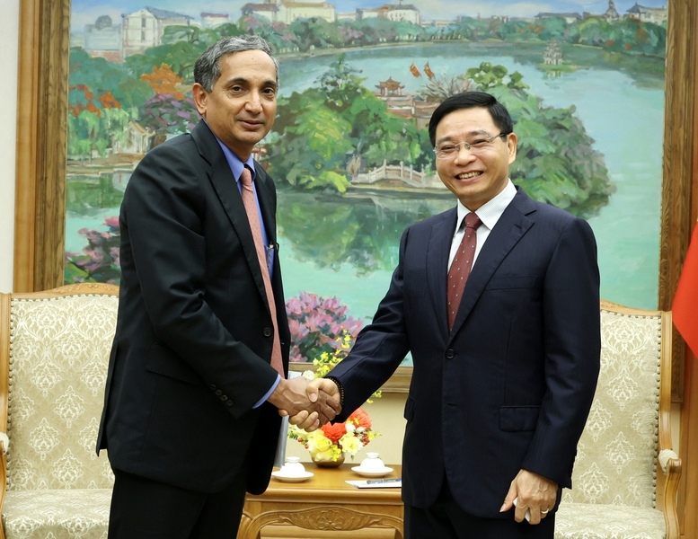 Phó Thủ tướng Nguyễn Văn Thắng tiếp ông Krisha Srinivasan, Giám đốc khu vực châu Á - Thái Bình Dương của Quỹ Tiền tệ Quốc tế (IMF) - Ảnh: VGP/Đức Tuân