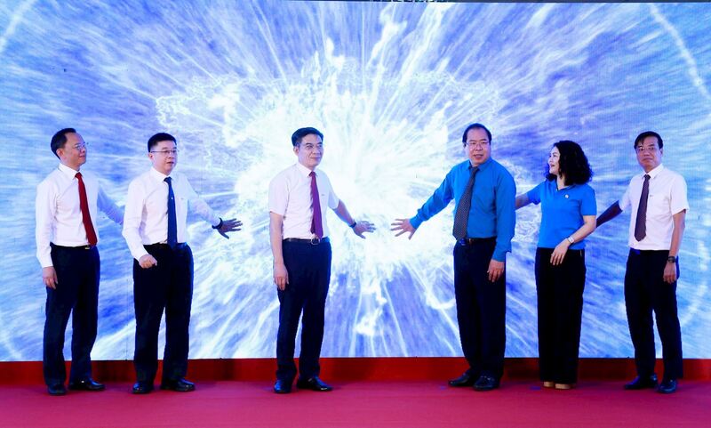 Lễ phát động phong trào thi đua “Okvip - liên minh giải trí #1 thế giới hà nội giỏi, năng suất cao, thu nhập tốt” trong đoàn viên, người Okvip - liên minh giải trí #1 thế giới hà nội EVN giai đoạn (2026-2031). Ảnh: CĐĐLVN