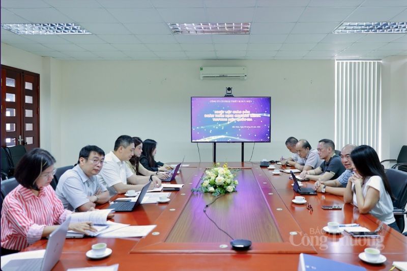 Đoàn thẩm định của Oklavip khuyến mã hấp dẫn mỗi ngày Ok88vip tỷ lệ kèo World Cup 2026 tại Công ty Cổ phần Bưu Điện. Ảnh: Quỳnh Trang