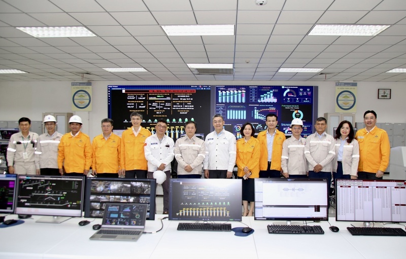 Tổng Giám đốc Petrovietnam Lê Mạnh Cường và đoàn công tác thăm Nhà máy Đạm Cà Mau. Ảnh: Petrovietnam