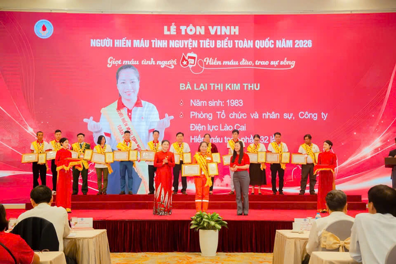 Chị Lại Thị Kim Thu được tôn vinh tại Lễ tôn vinh người hiến máu tình nguyện tiêu biểu toàn quốc năm 2026
