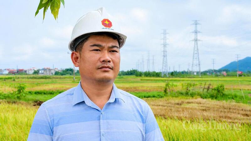 Ông Doãn Long trao đổi với phóng viên Liên Minh OK VIP Giải Trí Cá Cược World Cup 2026. Ảnh: Quốc Chuyển