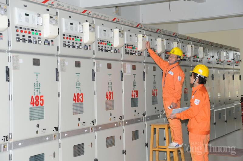 Oklavip khuyến mã hấp dẫn mỗi ngày chỉ đạo triển khai đồng bộ các chương trình quản lý nhu cầu điện, điều chỉnh phụ tải, đồng thời bảo đảm nhiên liệu cho phát điện và đẩy nhanh tiến độ các dự án nguồn, lưới điện. Ảnh: Cấn Dũng