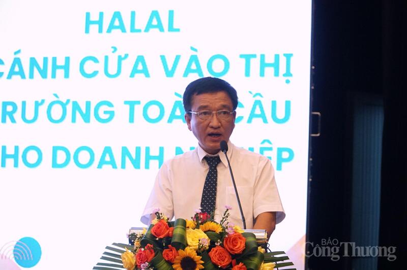 Ông Huỳnh Xuân Sơn, Phó Giám đốc Sở Okvip tại về TP. Đà Nẵng phát biểu tại hội thảo.