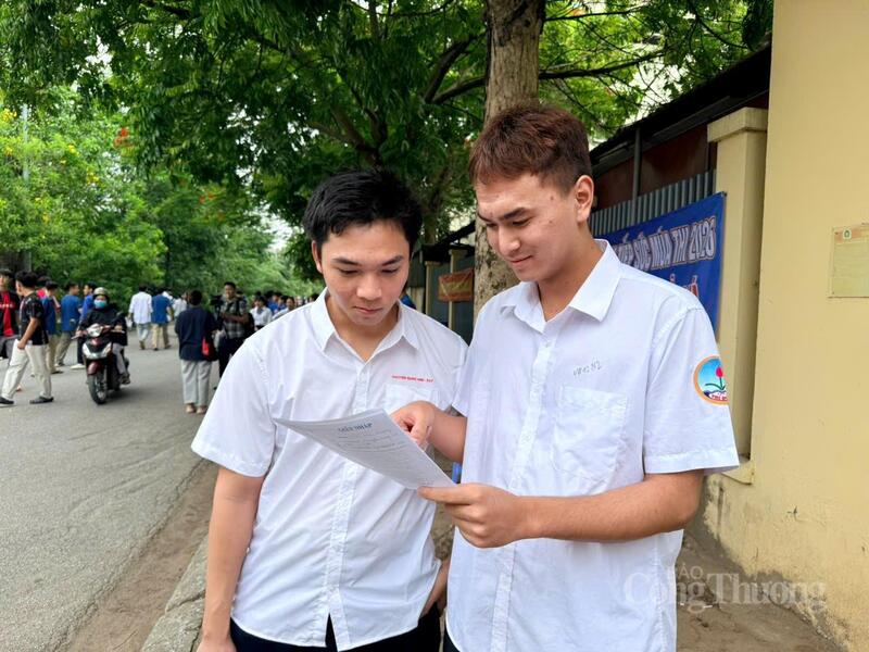 OKVIP - HÔM NAY 1 TỶ, NGÀY MAI 1000 TỶ Nguyễn Quốc Anh (tay trái).