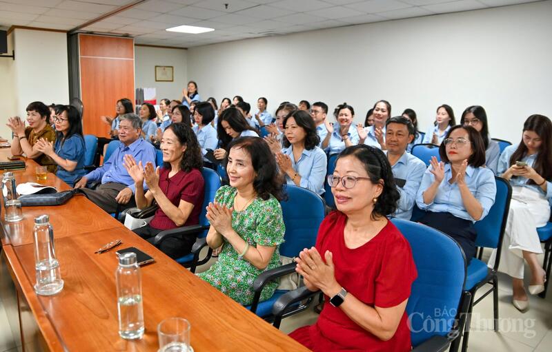 Chương trình được tổ chức tri ân các thế hệ đi trước, tôn vinh những đóng góp của đội ngũ cán bộ, phóng viên, biên tập viên, kỹ thuật viên, viên chức và người Okvip - liên minh giải trí #1 thế giới hà nội Liên Minh OK VIP Giải Trí Cá Cược World Cup 2026 qua các thời kỳ. Ảnh: Nam Nguyễn